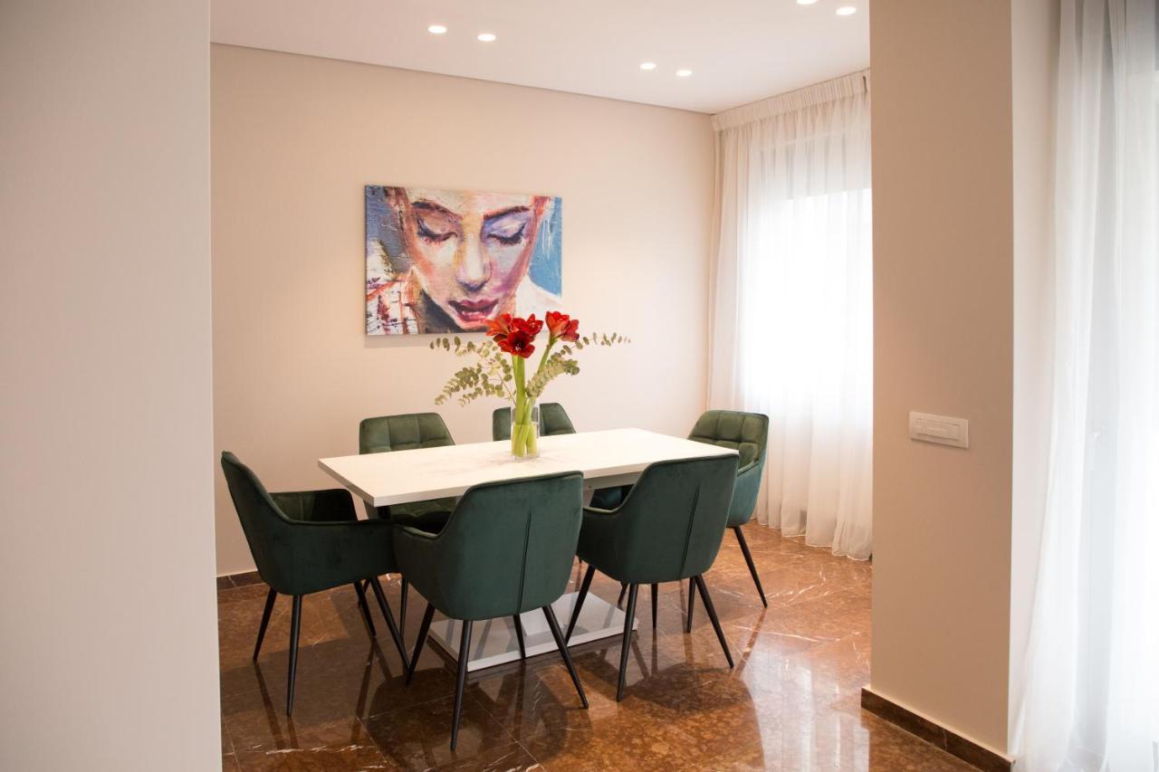Athenais Luxury Apartment *